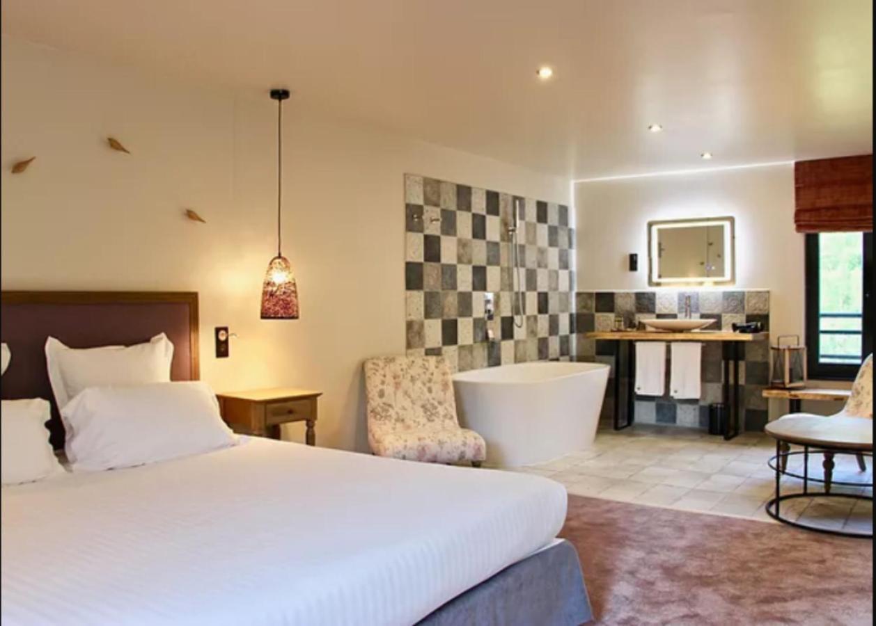 Le Moulin Fouret Hotell Saint-Aubin-le-Vertueux Exteriör bild