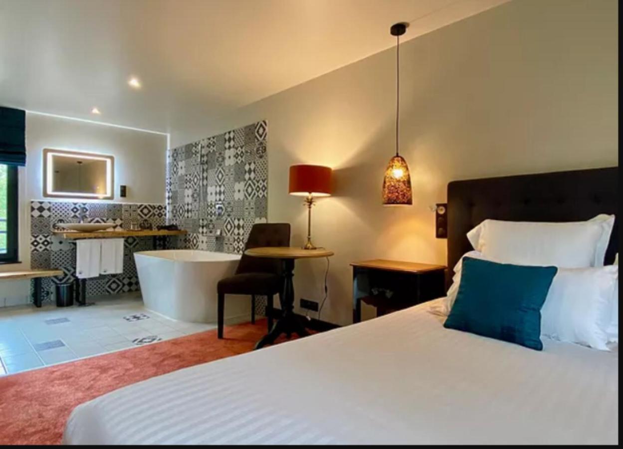 Le Moulin Fouret Hotell Saint-Aubin-le-Vertueux Exteriör bild