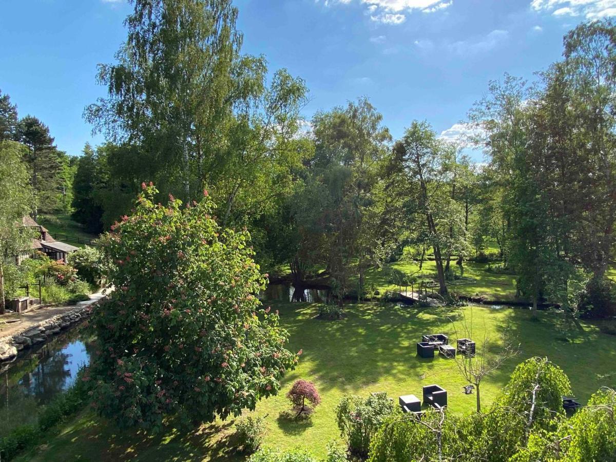 Le Moulin Fouret Hotell Saint-Aubin-le-Vertueux Exteriör bild