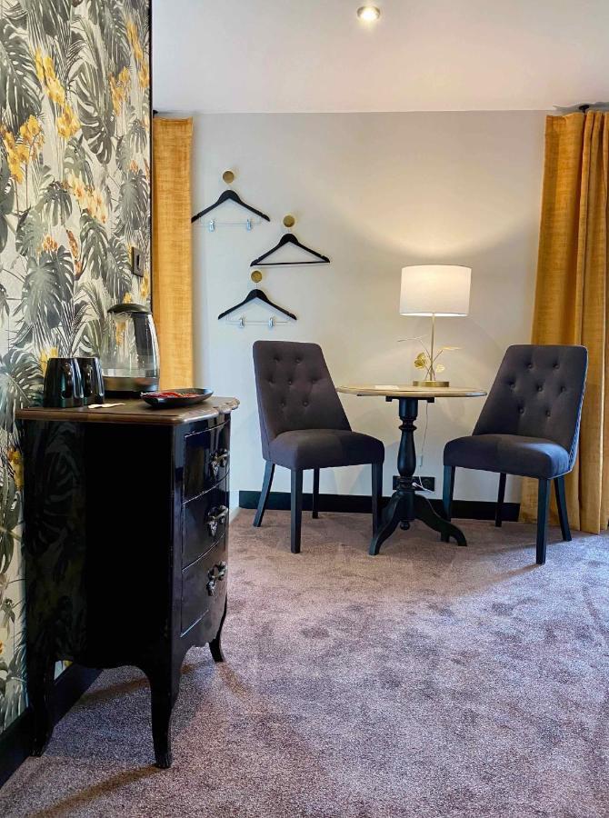 Le Moulin Fouret Hotell Saint-Aubin-le-Vertueux Exteriör bild